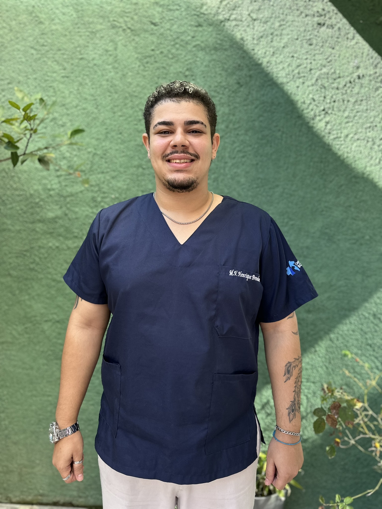 Dr. Henrique Brendon da Silva — médico veterinário CRMV-SP 62.258, Centro Veterinário Scalabrin Araçariguama